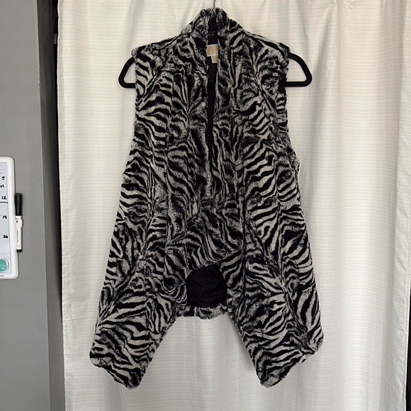 MICHAEL Michael Kors Jackets & Blazers - Michael Kors, fuzzy, vest (S)